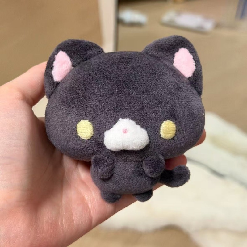 Cat Toys - Niedlicher Braunbär und Kleine Schwarze Katze